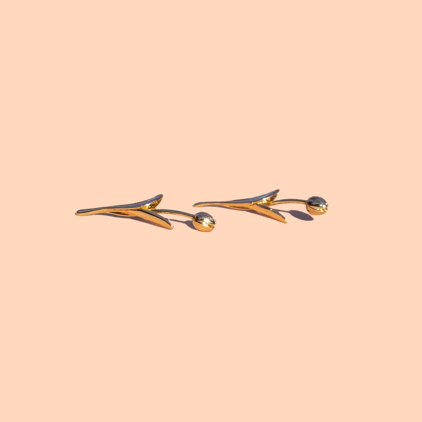 Holland Tulip Stud Earrings - Image 4